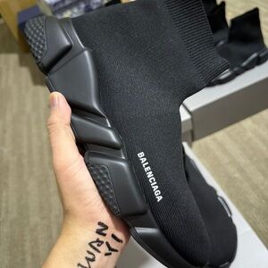Black balenciaga speed 2.0
